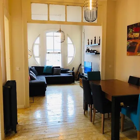 Brand New Amazing Historical Flat Located @ Galata